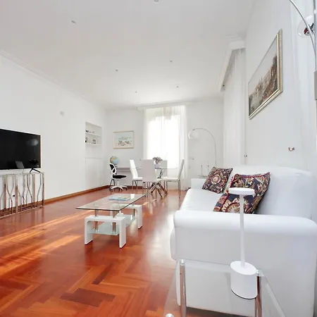 Appartement Elegant And Spacious Apartment, Vespasiano 9 *