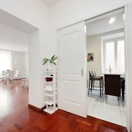 Elegant And Spacious Apartment, Vespasiano 9